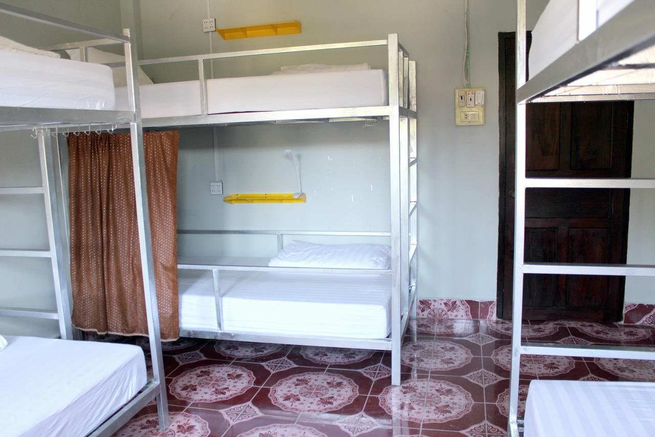 Aham Hostel (Adults Only) Luang Prabang Buitenkant foto