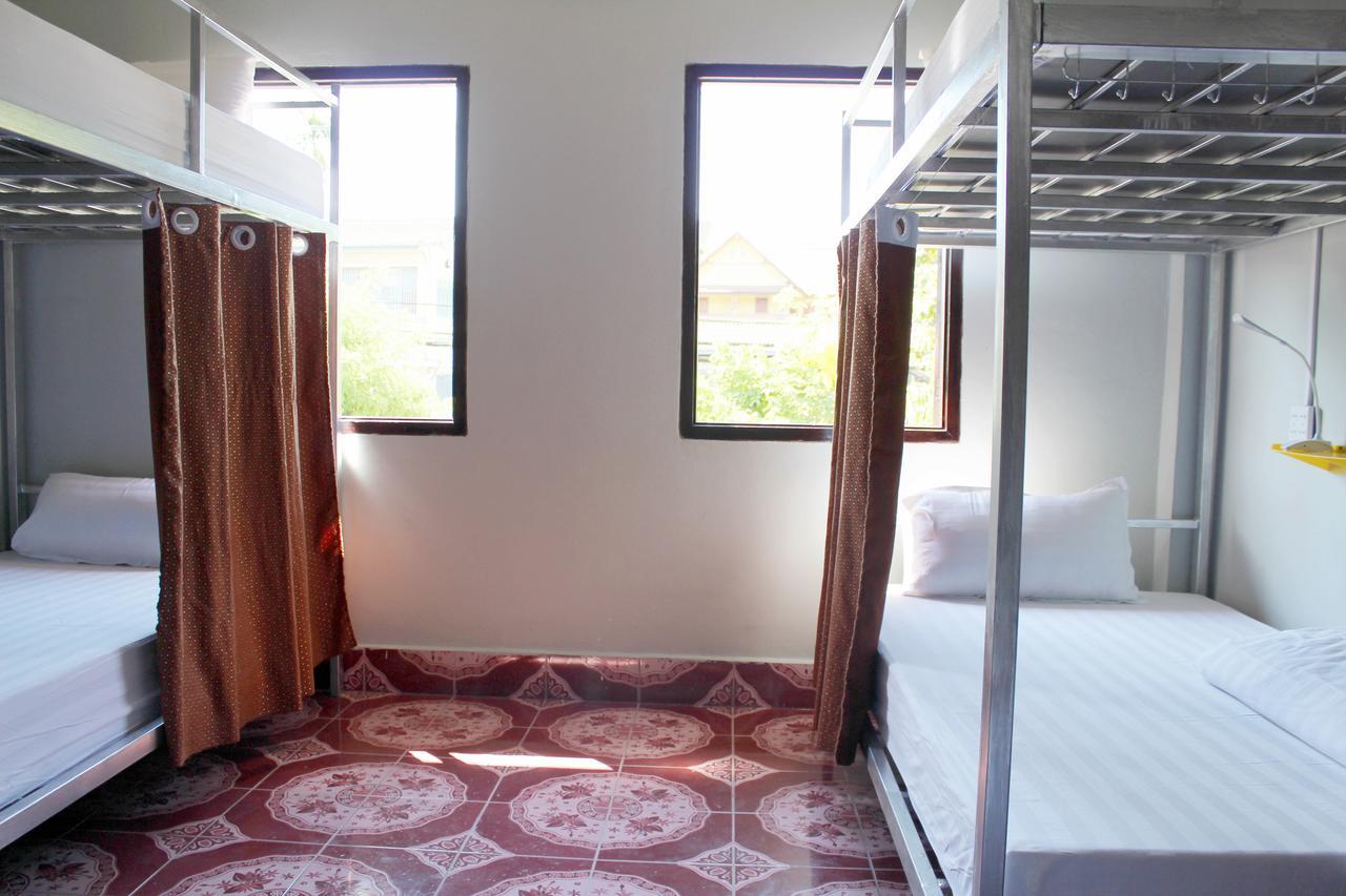 Aham Hostel (Adults Only) Luang Prabang Buitenkant foto